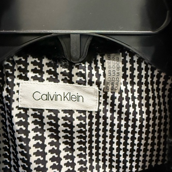 Calvin Klein Black and White Patterned Vest - Picture 4 of 5